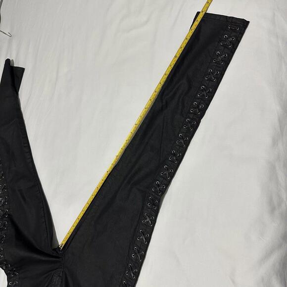 Cache Women’s Coated Wax Denim Sz 2 Black Skinny Pants Leather Threaded Rivets - Picture 9 of 12